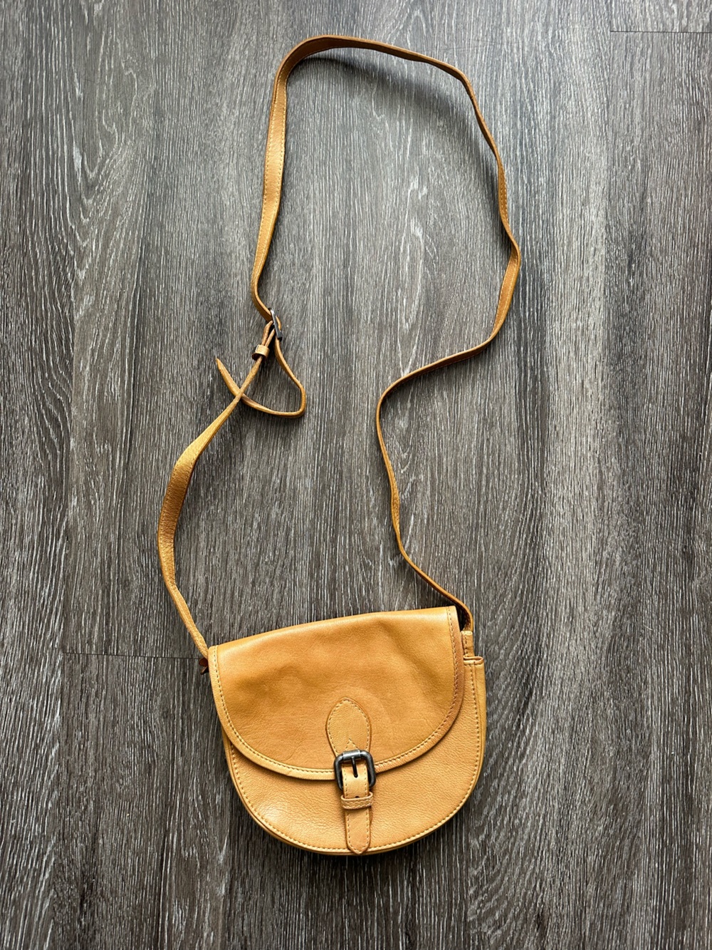 Gianni Conti Saddle Leather Crossbody Purse